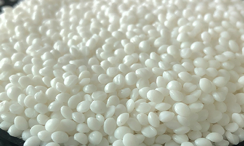 塑料加工厂老板该如何选择白色母粒？